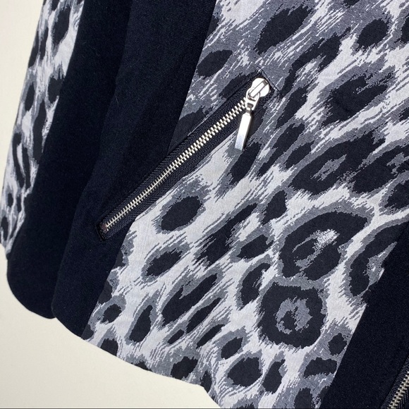 Chico's Animal Print Full Zip Jacket Lace Shoulder - Picture 5 of 7